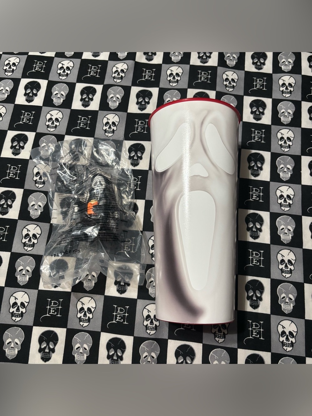 Scream 7 Regal Theatres Drinking Cup with Ghost Face Topper